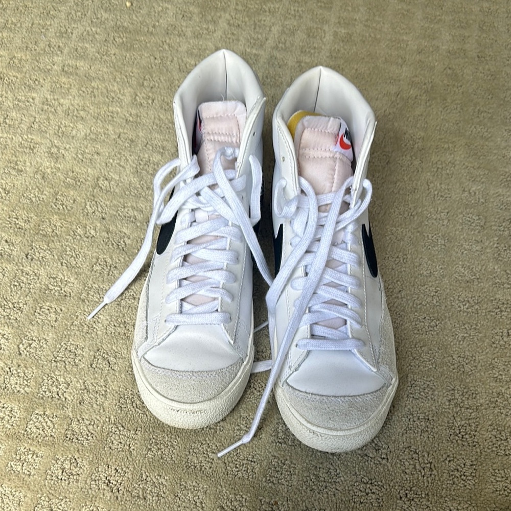Nike Women's Blazers White and Black High-Top Sneakers
